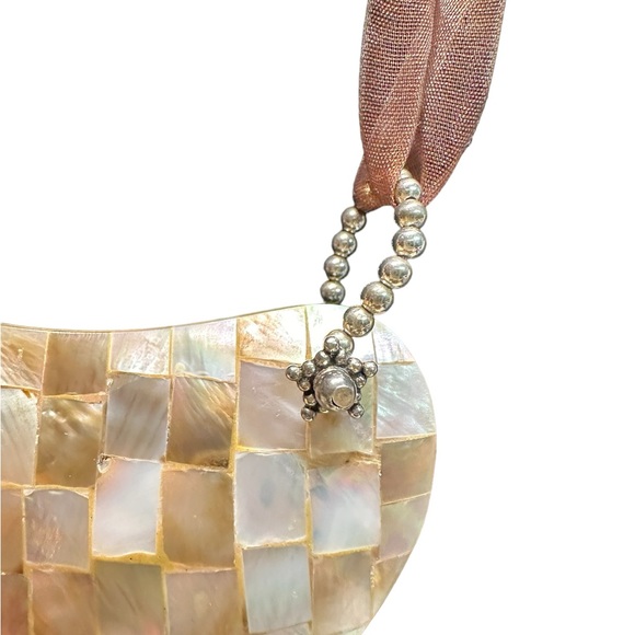 Vintage, Mother of Pearl, Pendant & Organza Ribbon Necklace - Picture 5 of 11